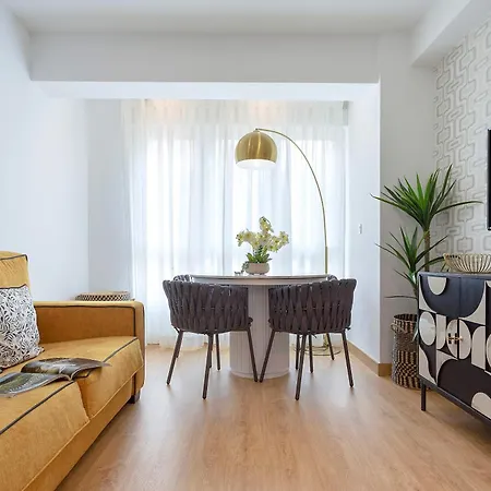 Genteel Santo Cristo Apartment